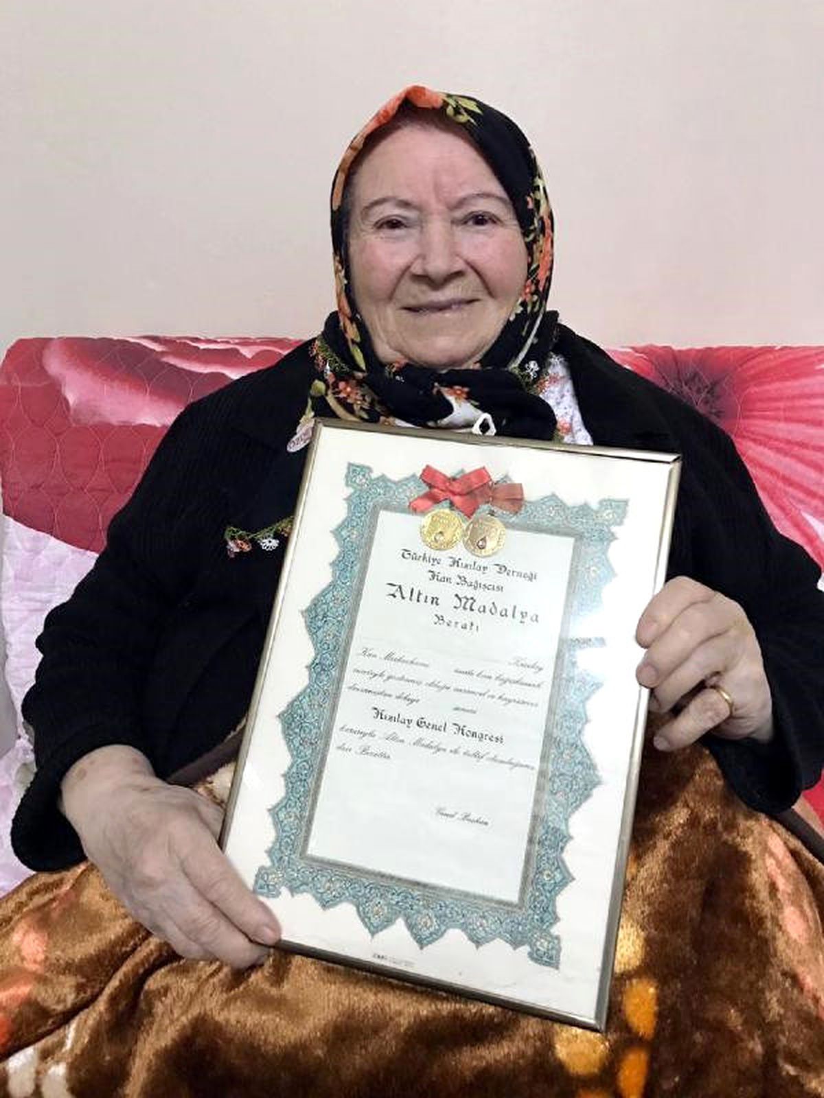 30 Yılda 57 Defa Kan Verip Altın Madalya Sahibi Oldu