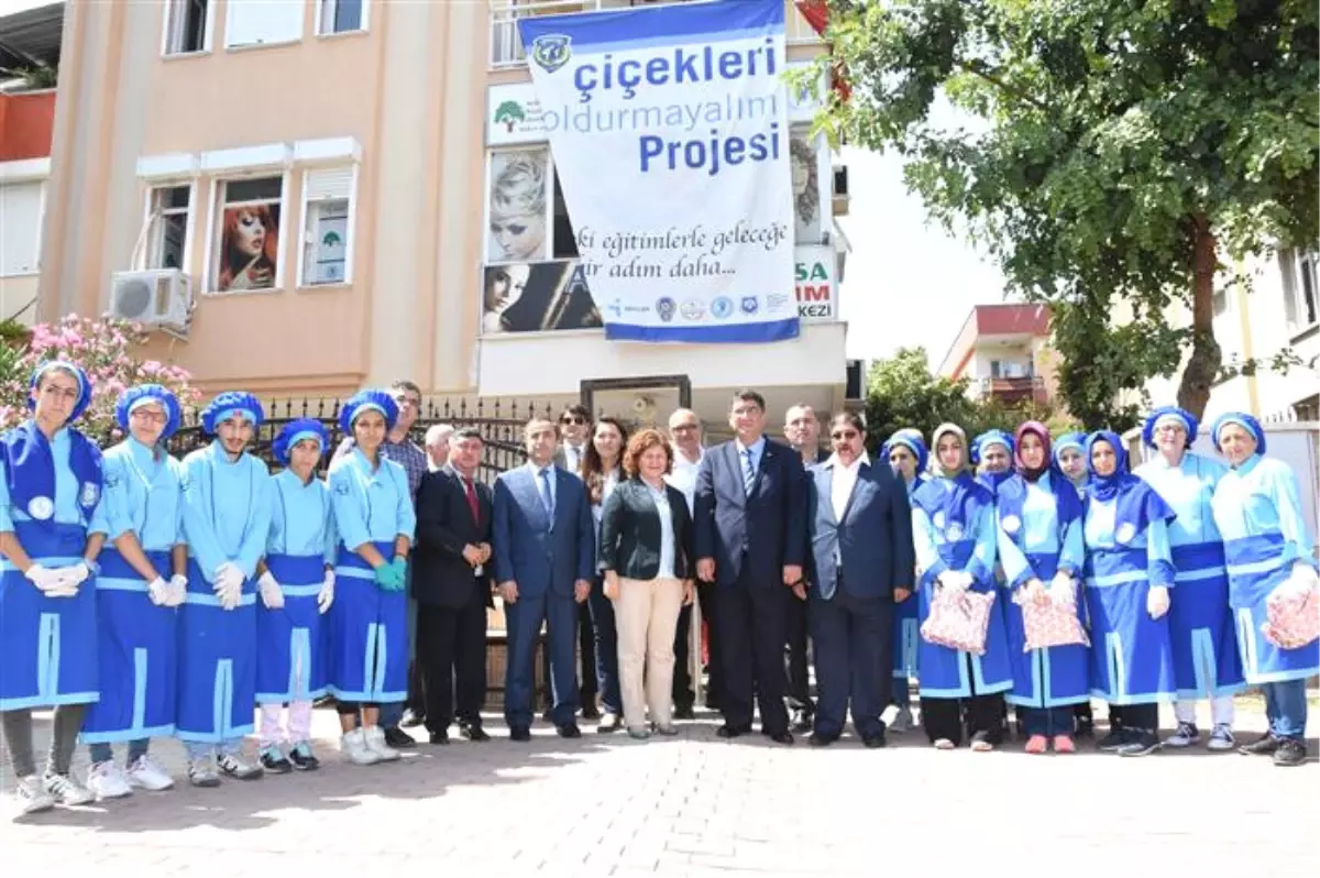 Antalya'da 'Çiçekleri Soldurmayalım Projesi'