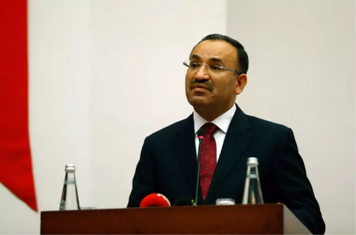 Bakan Bozdağ'dan Şehit Ailesine Taziye Ziyareti