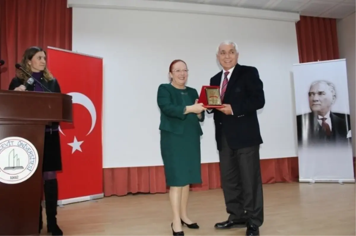 Beü'de 'İçimizden Biri Atatürk' Konulu Konferans Verildi