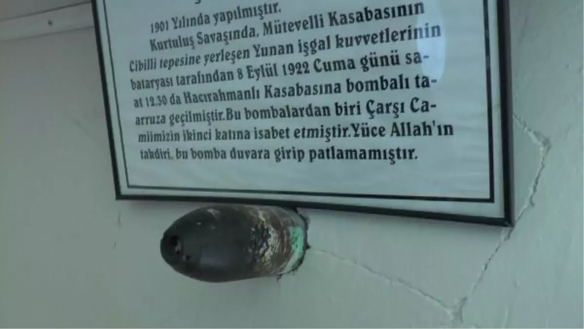 Cami Duvarında 94 Yıllık Top Mermisi