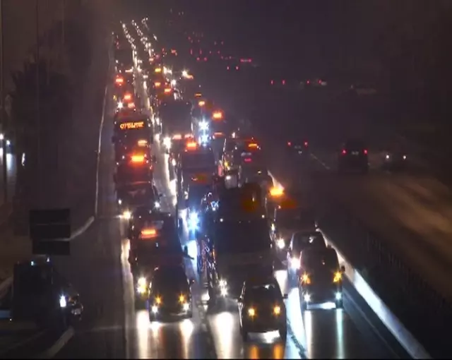 Cekici Suruculeri 150 Araclik Konvoyla Teroru Lanetledi Istanbul