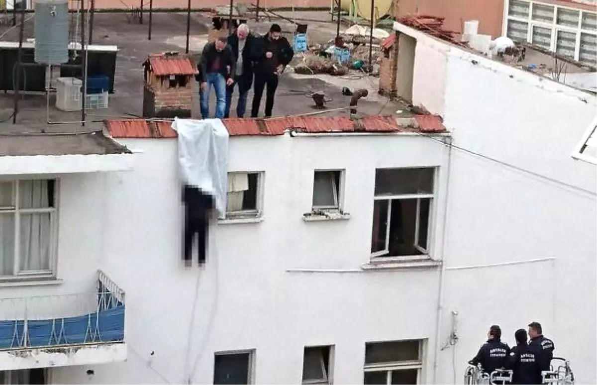 Antalya'da Korkunç Olay! Evin Bacasına Bağladığı İpe Kendini Astı