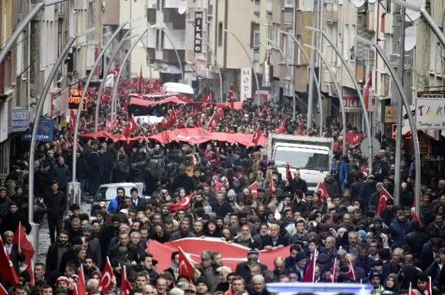 Gümüşhane'de Binlerce Kişi Terörü Lanetledi Gümüşhane'de Binlerce Kişi Terörü Lanetledi