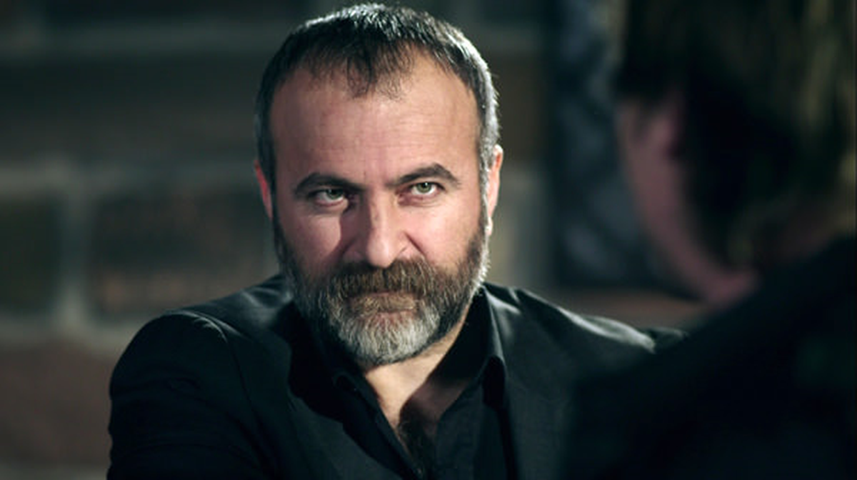 Oyuncu Murat Aydın'dan Beşiktaş Paylaşımı: Uyanmak, Uyandırmak ve Uyarmak Zamanı