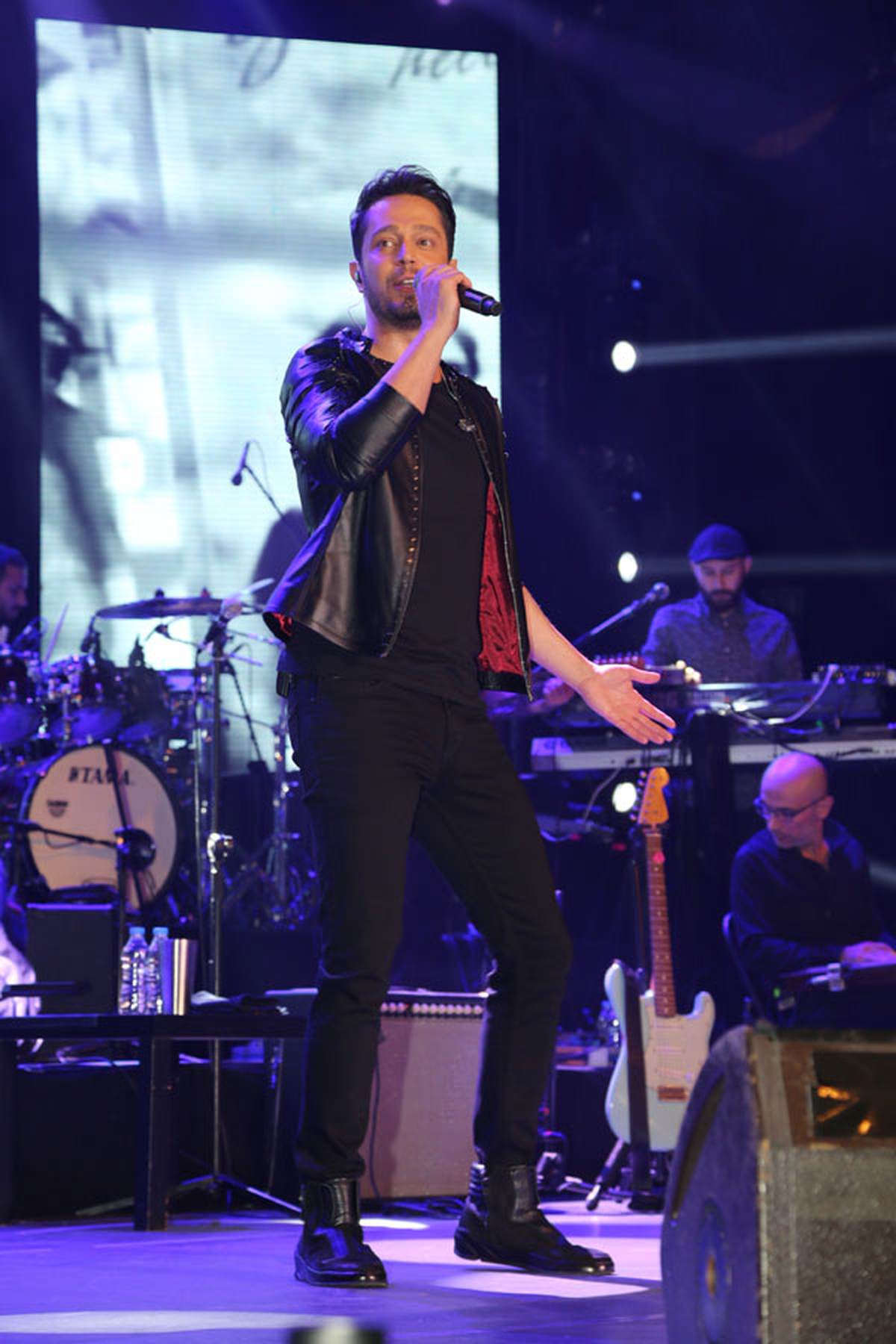 Saldırı Haberini Sahnede Alan Murat Boz, Konserini Bitirdi