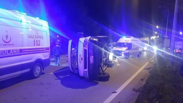 Samsun'da İki Minibüs Çarpıştı: 10 Yaralı