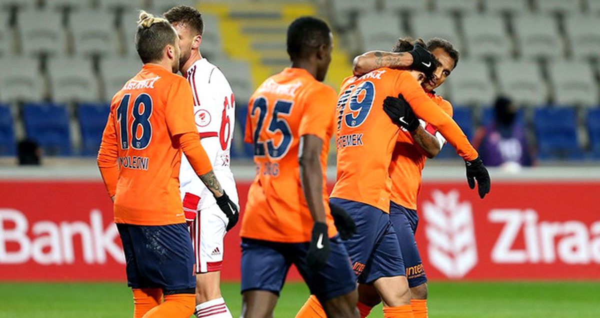 Türkiye Kupası'nda Lig Lideri Medipol Başakşehir, Sivasspor'u 2-0 Yendi