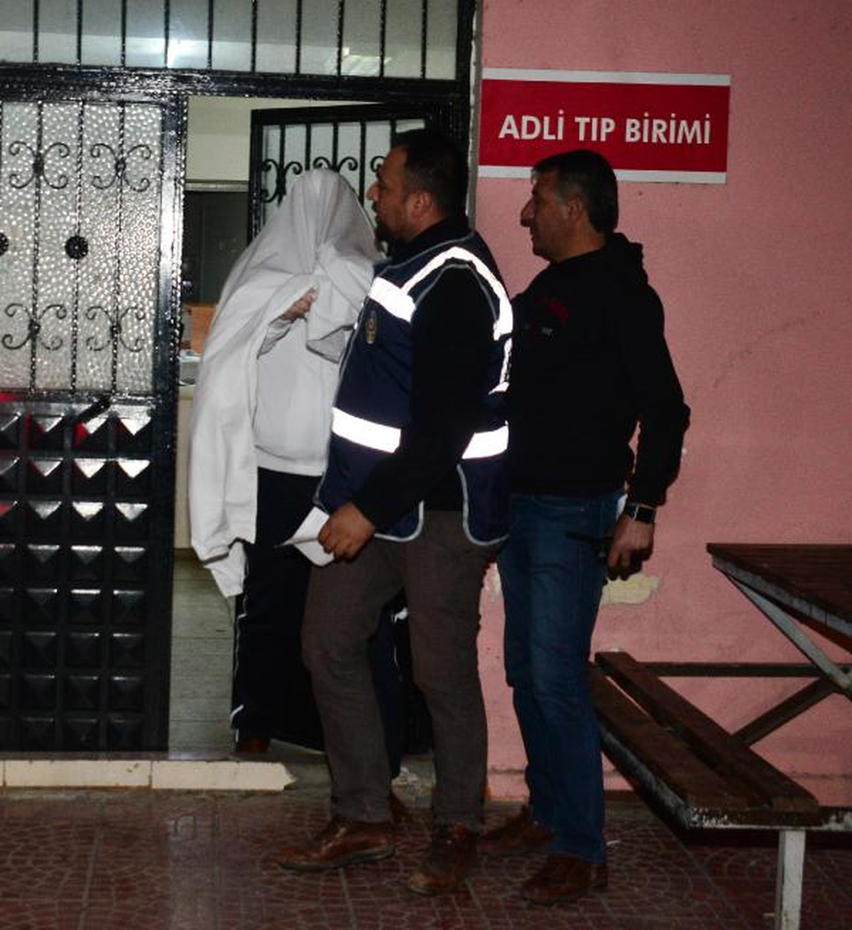 Adana Büyükşehir Belediye Başkanı Sözlü'nün Kardeşi Serbest Kaldı