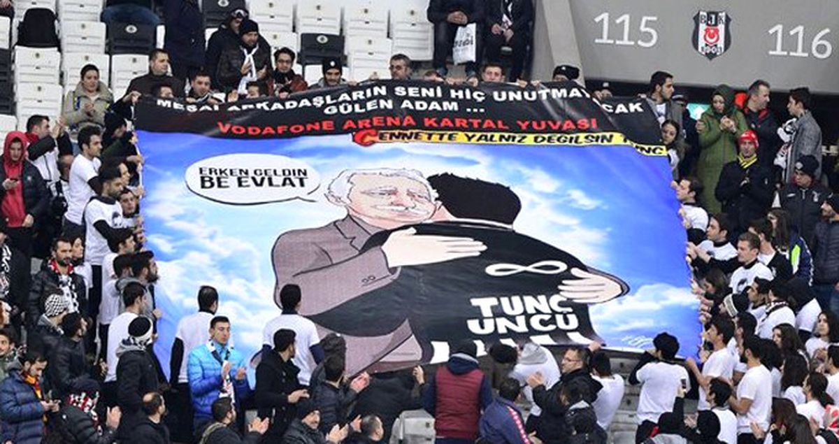 Beşiktaş Taraftarı, Süleyman Seba ile Tunç Uncu'nun Pankartını Açtı