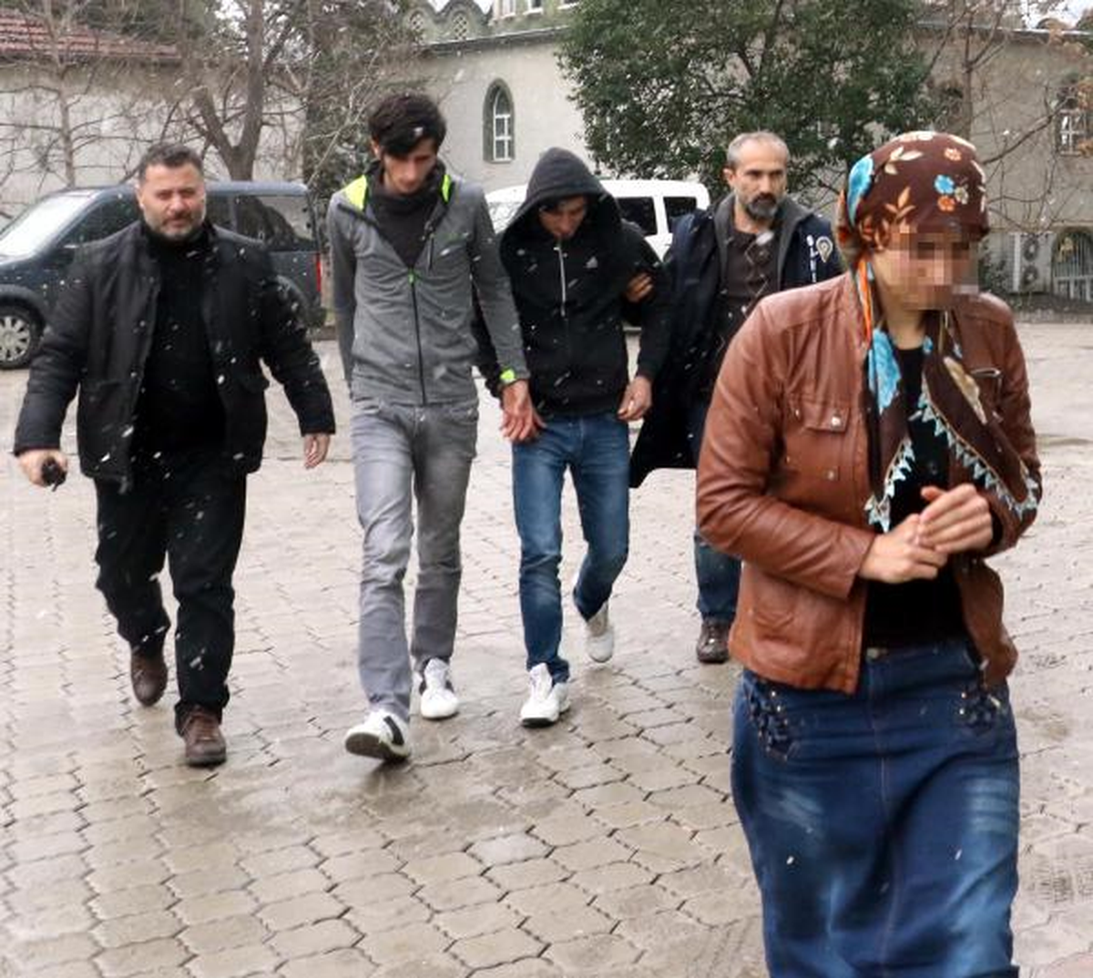 Birlikte Olmak İsteyen Kişiyi, 'Fantezi Yapalım' Diyerek Sopayla Dövdü