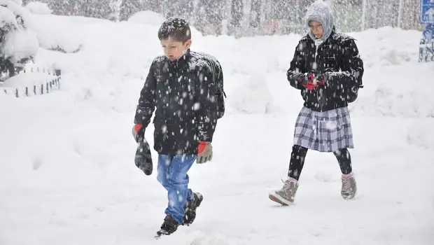 Karadeniz'de Eğitime Kar Engeli