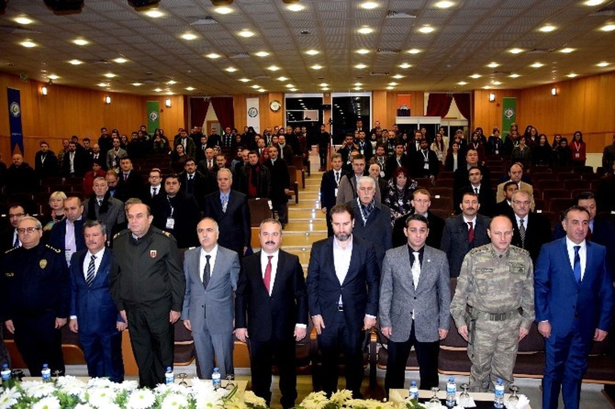 Giresun'da '1. Uluslararası Demokrasi Sempozyumu' Başladı