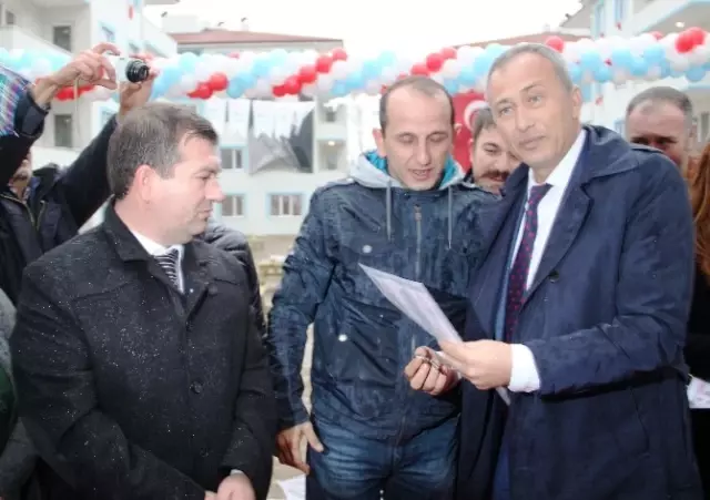 Gökçeada Belediyesi Sosyal Konutlarının ve Çevre Düzenlemesi İşi Tamamlandı