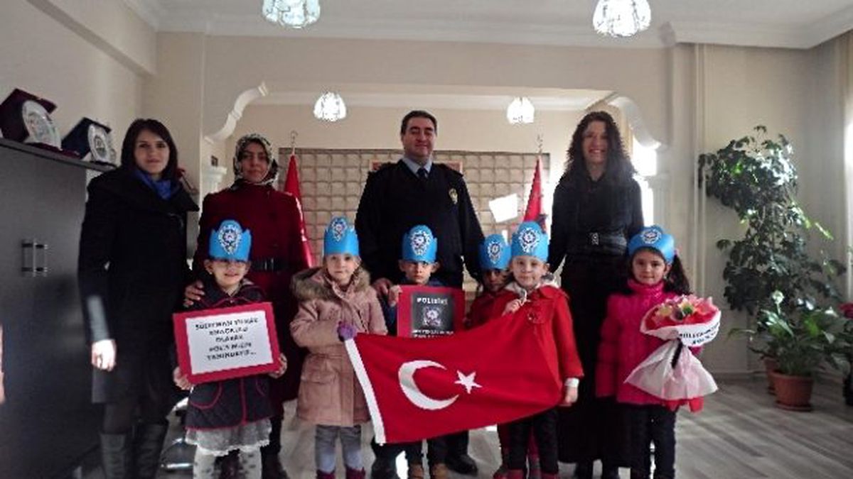 Öğrencilerden Polise Ziyaret