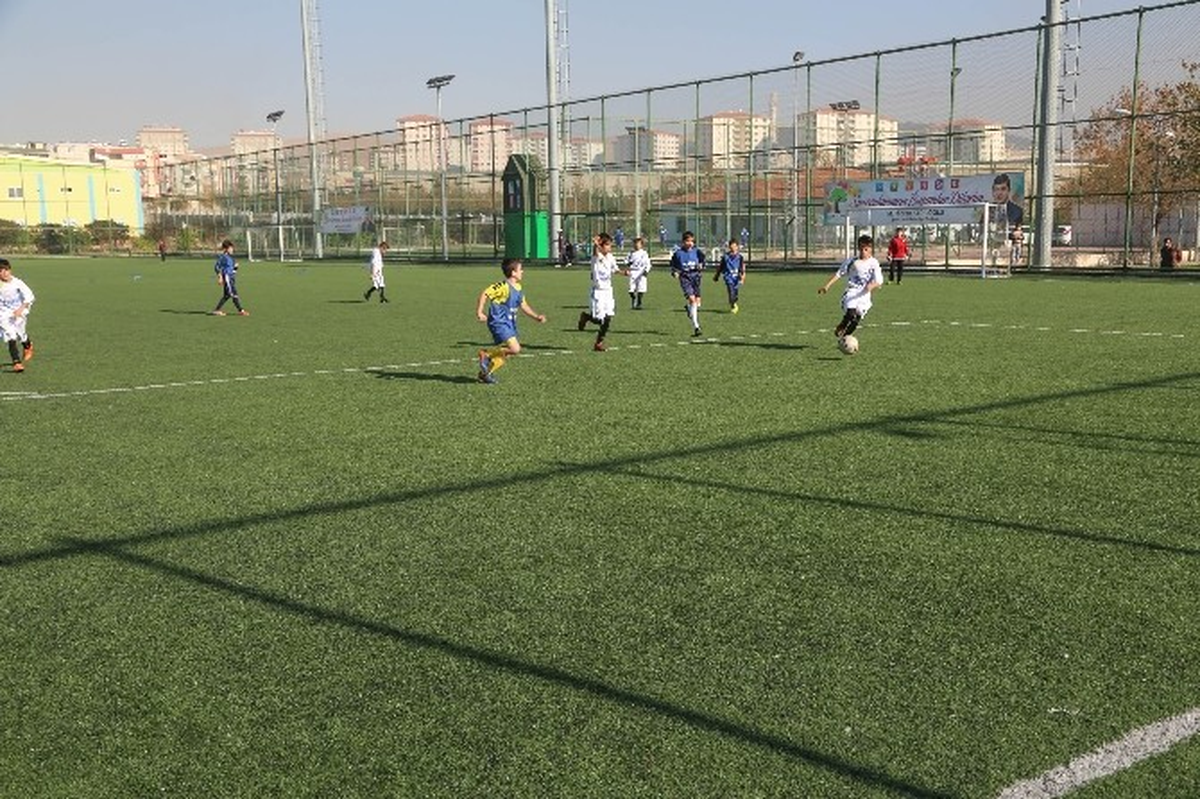 Şehitkamil'de Futbol Aşkıyla Omuz Omuza