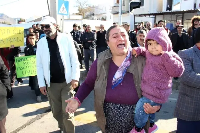 Aslı İçin Yolu Kapattılar