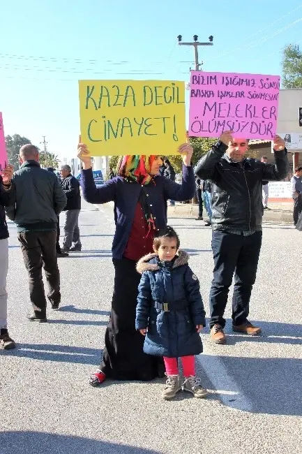 Aslı İçin Yolu Kapattılar