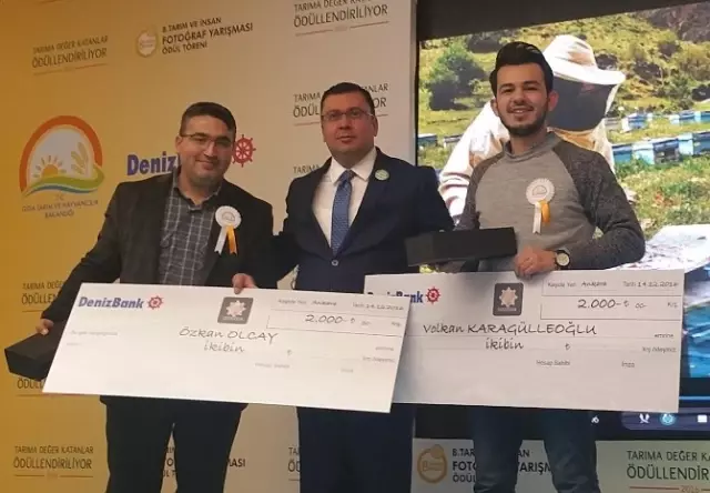 Fotoğraf Sanatçısı Olcay Ödülünü Aldı Fotoğraf Sanatçısı Olcay Ödülünü Aldı