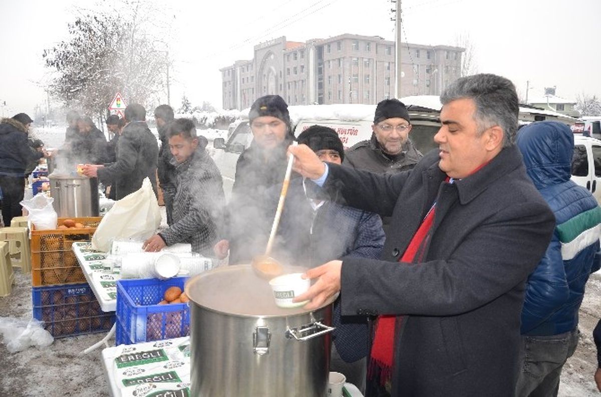 Halep'e Yardım Konvoyu Ereğli'de Karşılandı