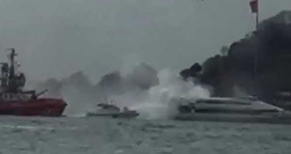 İstanbul'da Deniz Otobüsünde Yangın Çıktı
