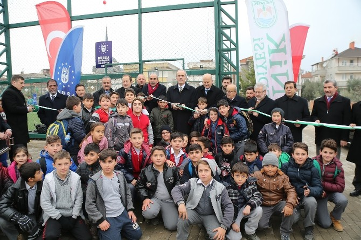 İznik'e 3 Spor Sahası Birden