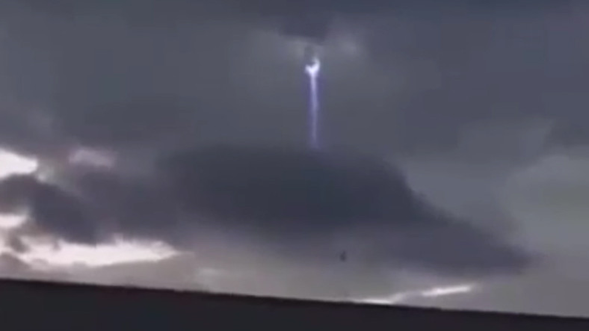 Şimdiye Kadarki En Gerçekçi UFO Görüntüsü