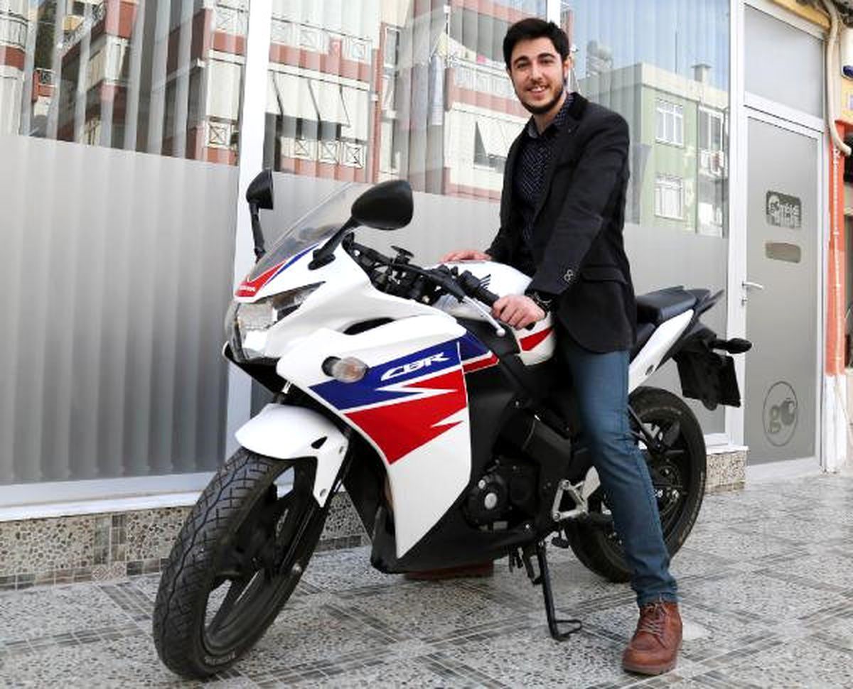Motosiklet Ehliyeti İçin Kursa Başvurdu, 'Kullanmayı Öğren Gel' Dediler