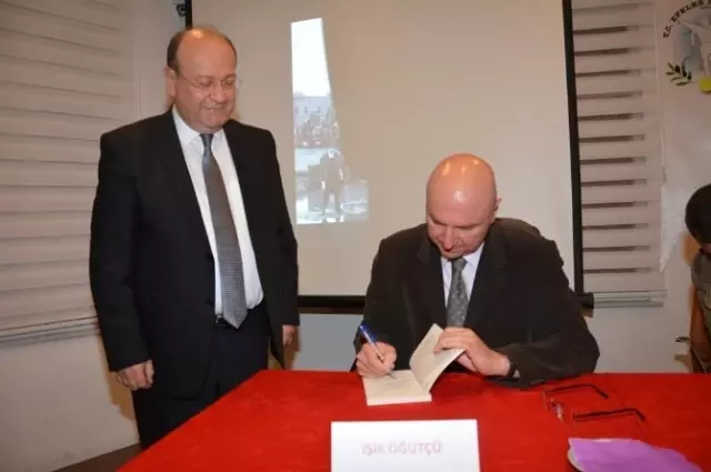 Orhan Kemal'in Oğlu Efeler'deki Edebiyat Tutkunlarına Babasını Anlattı Orhan Kemal'in Oğlu Efeler'deki Edebiyat Tutkunlarına Babasını Anlattı