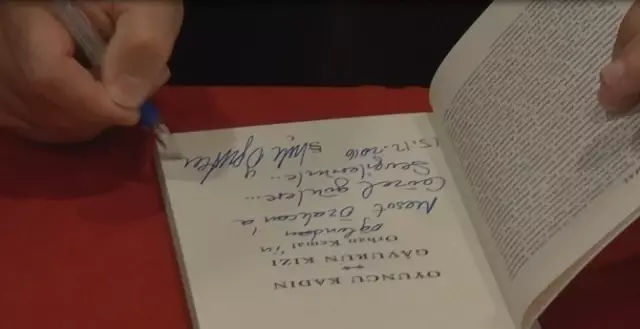 Orhan Kemal'in Oğlu Efeler'deki Edebiyat Tutkunlarına Babasını Anlattı Orhan Kemal'in Oğlu Efeler'deki Edebiyat Tutkunlarına Babasını Anlattı