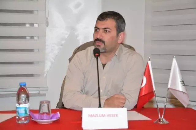 Orhan Kemal'in Oğlu Efeler'deki Edebiyat Tutkunlarına Babasını Anlattı Orhan Kemal'in Oğlu Efeler'deki Edebiyat Tutkunlarına Babasını Anlattı