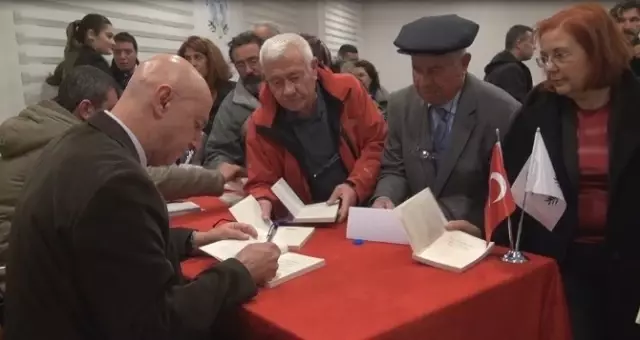 Orhan Kemal'in Oğlu Efeler'deki Edebiyat Tutkunlarına Babasını Anlattı Orhan Kemal'in Oğlu Efeler'deki Edebiyat Tutkunlarına Babasını Anlattı