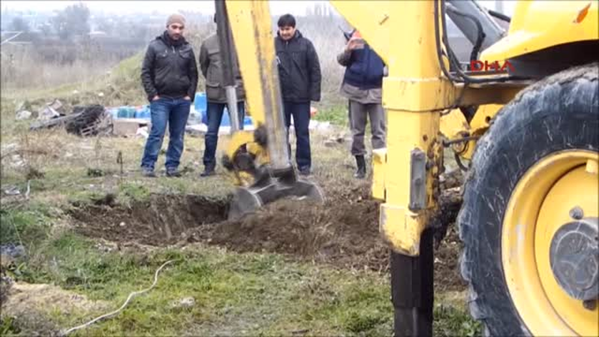 Sakarya Toprağın Gömülü Tanktan 540 Litre Kaçak Mazot Çıktı