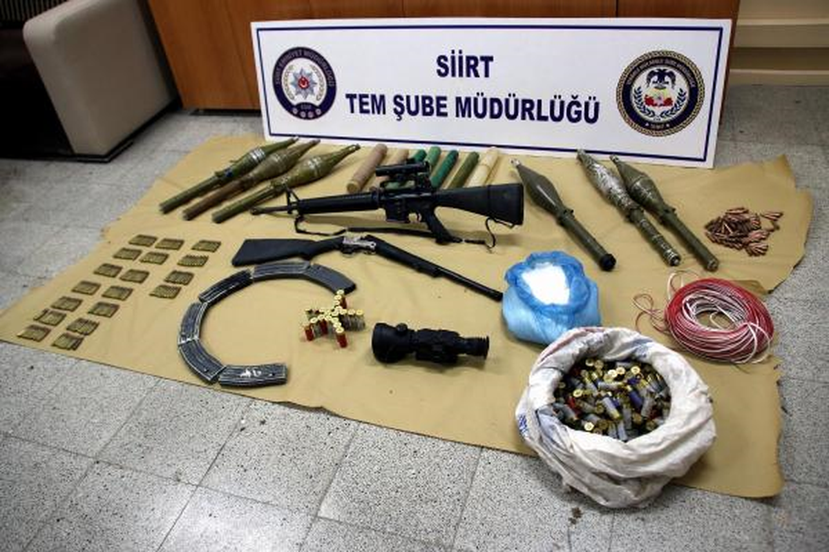 Siirt'te Bir Evde PKK Cephaneliği Ele Geçirildi