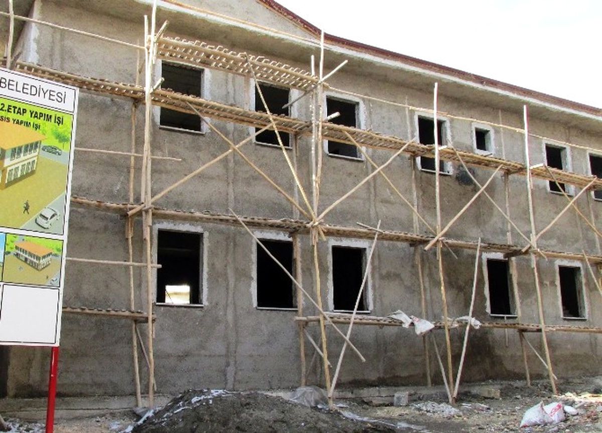 Üzerine Benzin Dökerek Kendini Yakan Genç Öldü