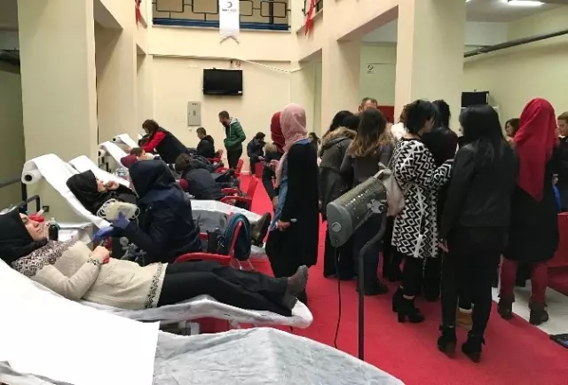 Babaeski Meslek Yüksekokulunda Kan Bağışı Kampanyası Babaeski Meslek Yüksekokulunda Kan Bağışı Kampanyası