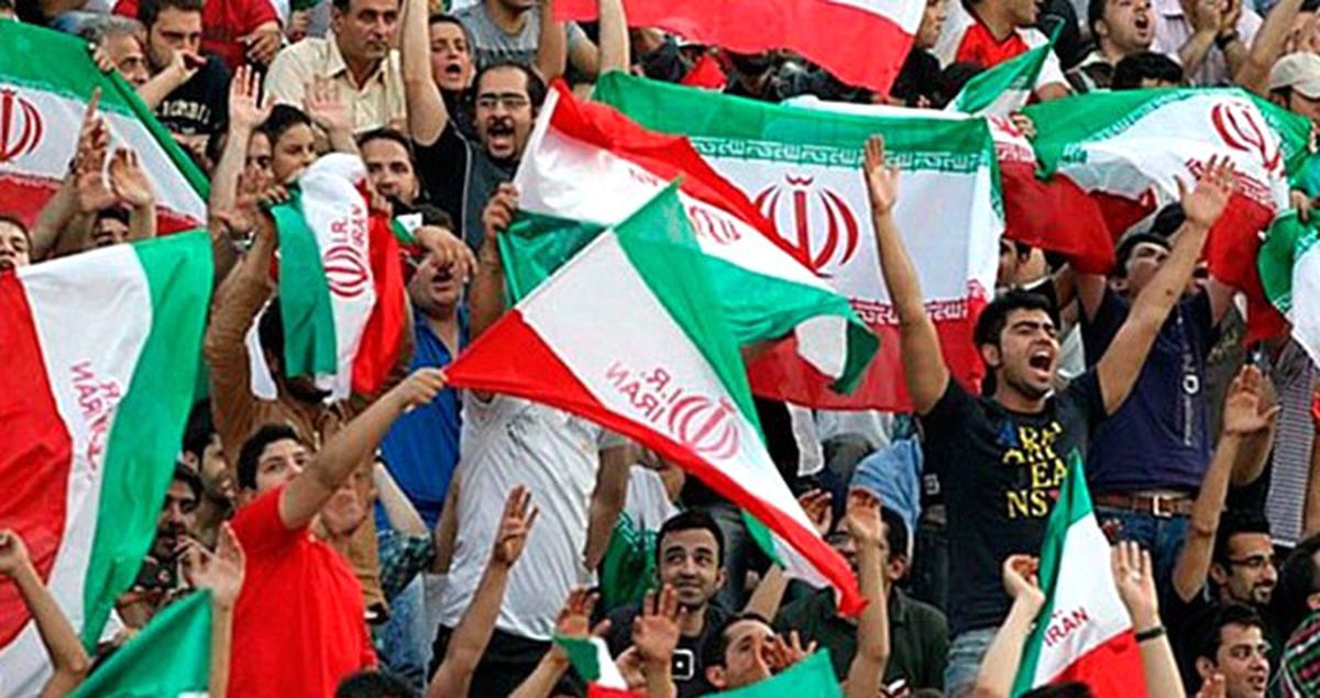 İranlı Taraftarlar, Ahvaz'daki Maçta Beşşar Esad'i Protesto Etti