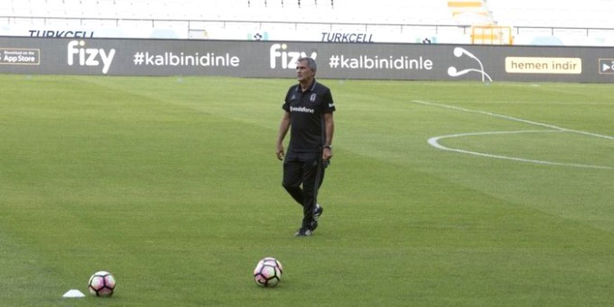 Şenol Güneş, Akyazı'nın Açılışındaki Gösteri Maçında Kaleye Geçecek