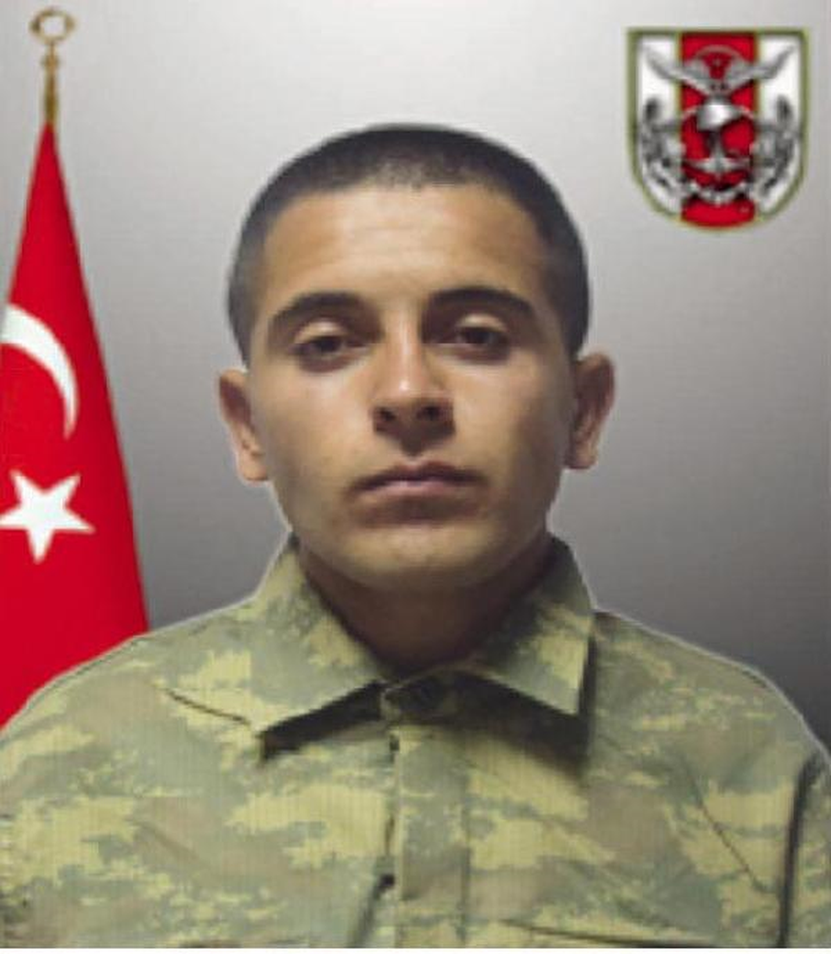 Şehit Er Serdar Amak, Menemen'de Gözyaşlarıyla Uğurlandı