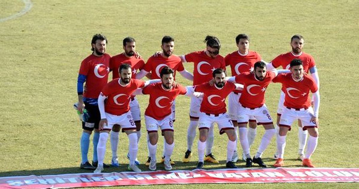 Tokatsporlu Futbolcular, Eyüpspor Maçına Türk Bayrağı Desenli Tişörtle Çıktı