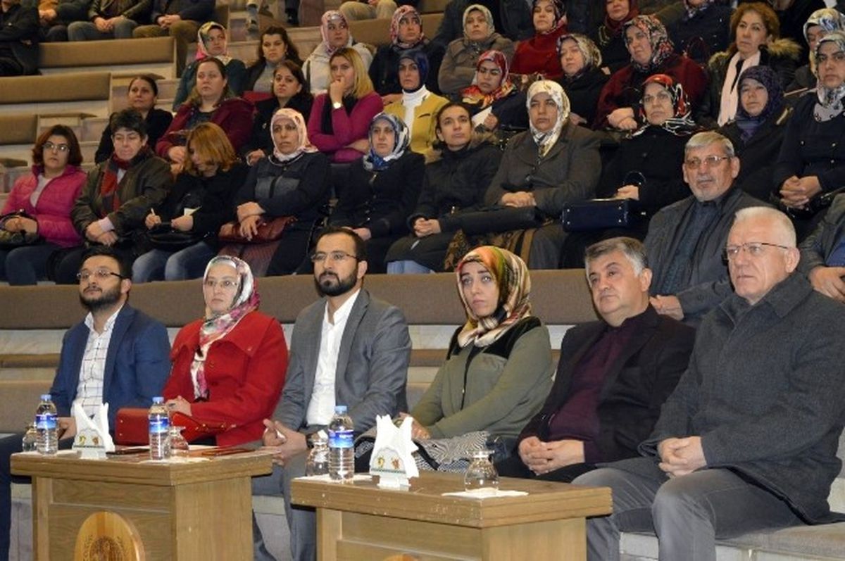 AK Parti'de Mahalle ve Köy Başkanları Toplantısı Yapıldı