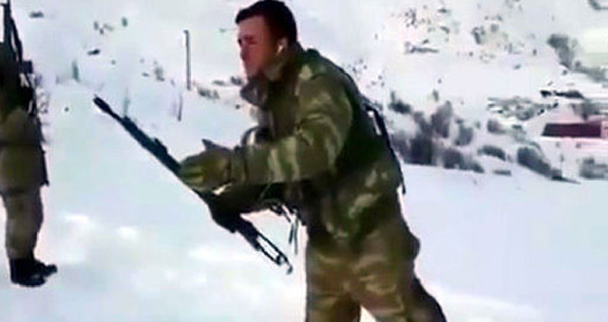 Hakkari'deki Askerler de Modaya Uydu! Video Rekora Koşuyor