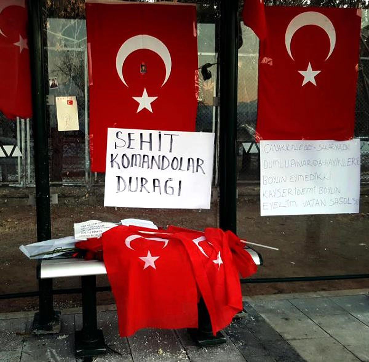 Halk Kayseri'de Saldırının Olduğu Durağa 'Şehit Komandolar' İsmini Verdi