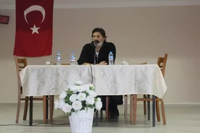 Oyuncu Ali Başar, Radyo Televizyon Öğrencileri ile Söyleşide Buluştu Oyuncu Ali Başar, Radyo Televizyon Öğrencileri ile Söyleşide Buluştu