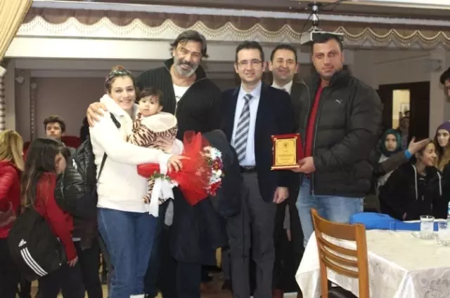 Oyuncu Ali Başar, Radyo Televizyon Öğrencileri ile Söyleşide Buluştu Oyuncu Ali Başar, Radyo Televizyon Öğrencileri ile Söyleşide Buluştu
