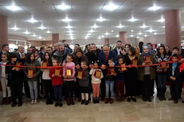 Ressam Minikler Ödüllendirildi