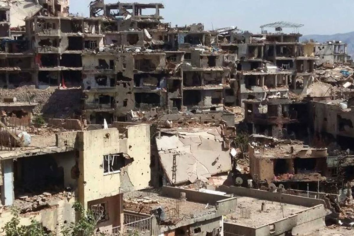 Şırnak'ta Yıkıntılar Altında 23 Kalaşnikof Piyade Tüfeği Ele Geçirildi