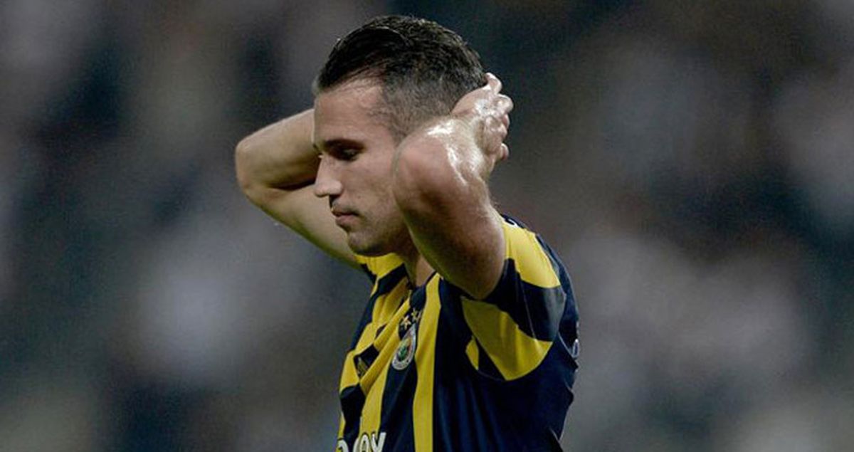 Van Persie, Gençlerbirliği Maçının 11. Dakikasında Sakatlandı