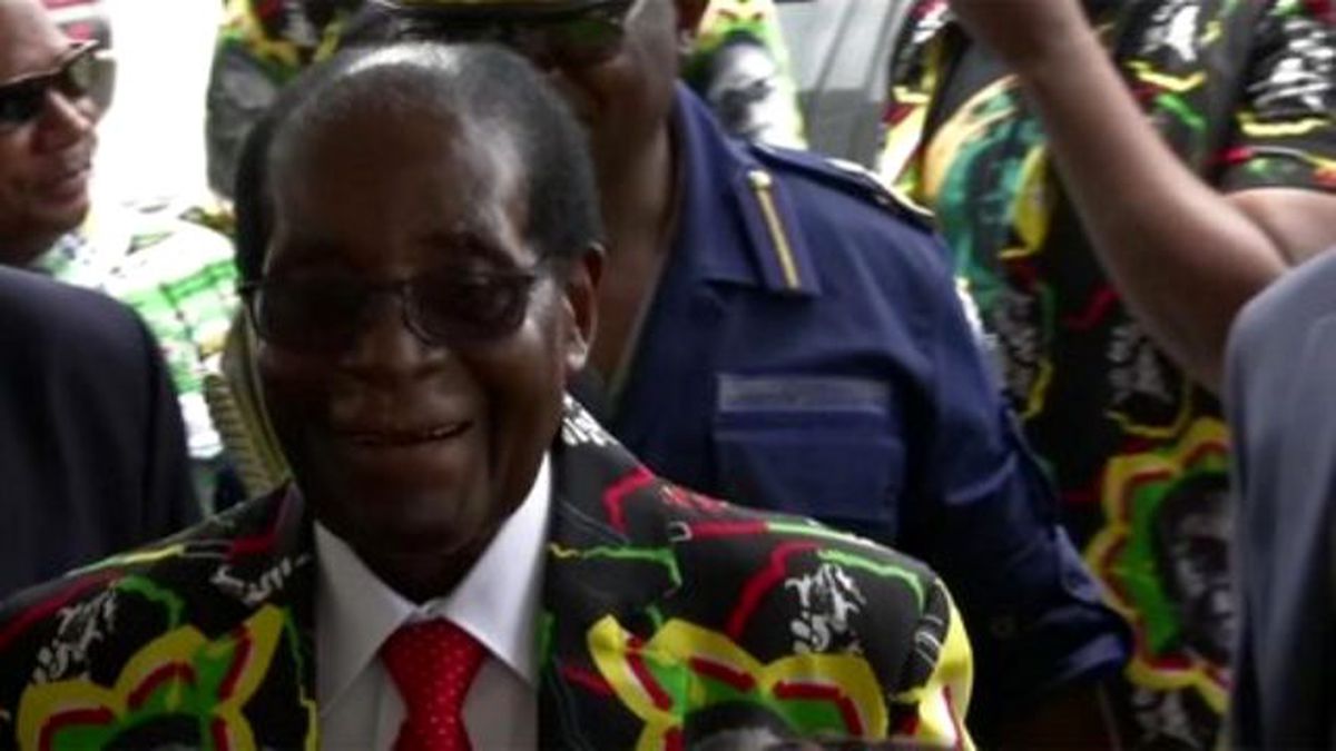 Zimbabve'nin 92 Yaşındaki Cumhurbaşkanı Mugabe Yeniden Aday Olacak