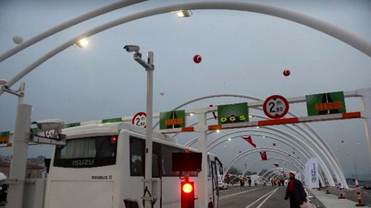 Avrasya Tüneli'nde İlk Kazayı Polis Otobüsü Yaptı!